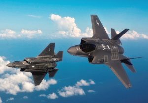 F-35 uçaklar, dünya savunmasının gözbebeği oldu. Güçlü özelliklerie sahip bu savaş uçağına sahip olmak için ülkeler sıraya girdi.