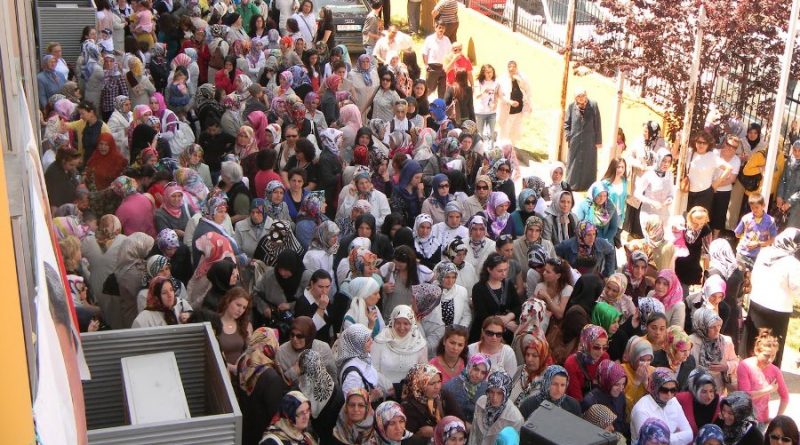 İsmek 17.sergi ve festivaline halk yoğun katılımda bulundu. Yer yer izdiham yaşandığı görüldü