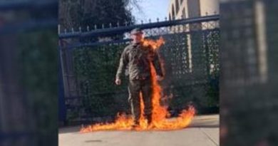 Amerikan Askeri İsrail’in Filistin soykırımını protesto etmek için kendini yaktı