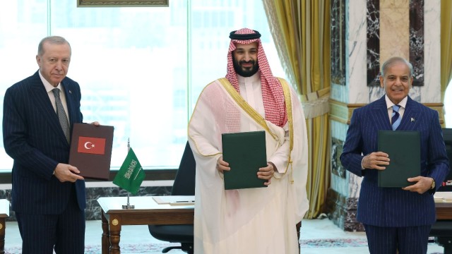 Türkiye – Suudi Arabistan ve Pakistan’dan Mekke Savunma Anlaşması hamlesi! Türkiye – Suudi Arabistan ve Pakistan’dan Mekke Savunma Anlaşması hamlesi!